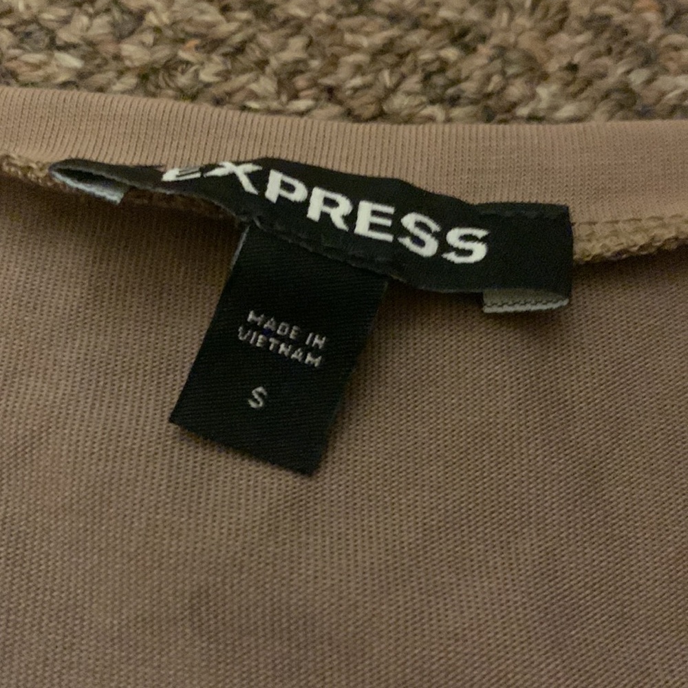 Two tops Express - Picture 3 of 6